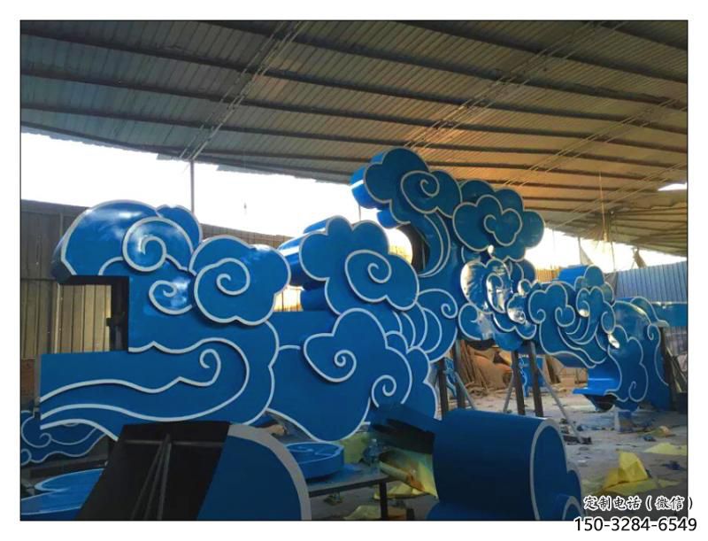 景区云朵雕塑,镀金欧式雕塑,铁艺材质 景区云朵雕塑,镀金欧式雕塑,铁艺材质