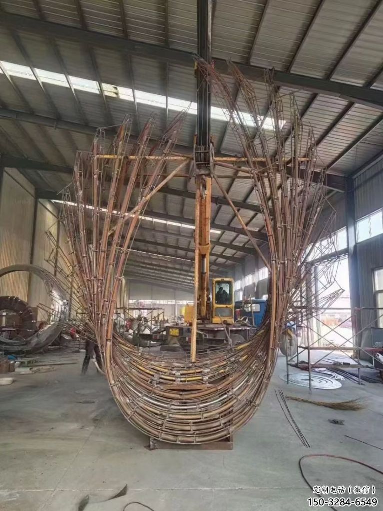 凤尾雕塑 仿真展翅造型 烤漆雕塑 凤尾雕塑 仿真展翅造型 烤漆雕塑