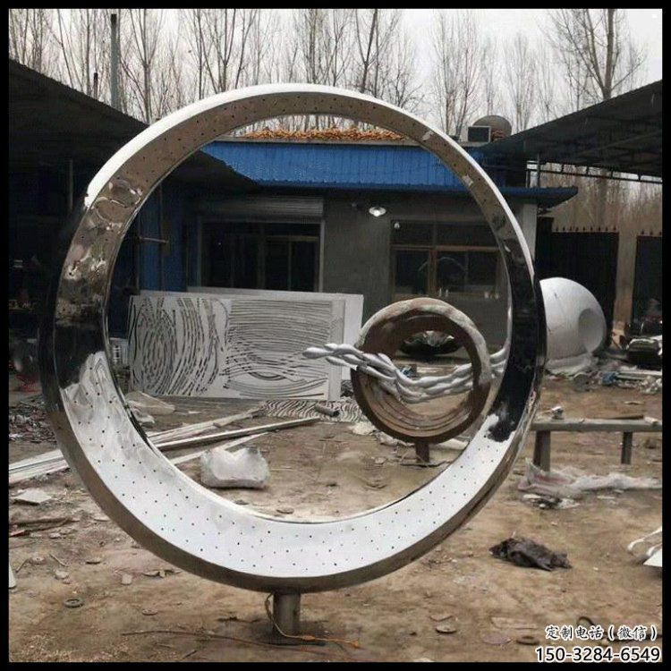大型月亮雕塑，锻造景观雕塑，镜面工艺