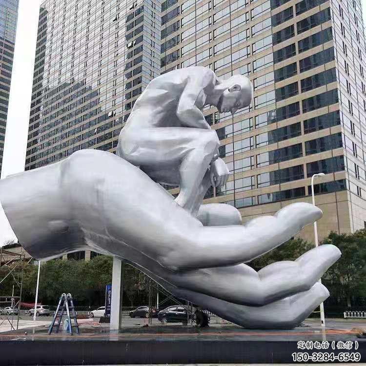 阿勒泰沉思者雕塑，景观雕塑，手托人物雕塑厂家提供